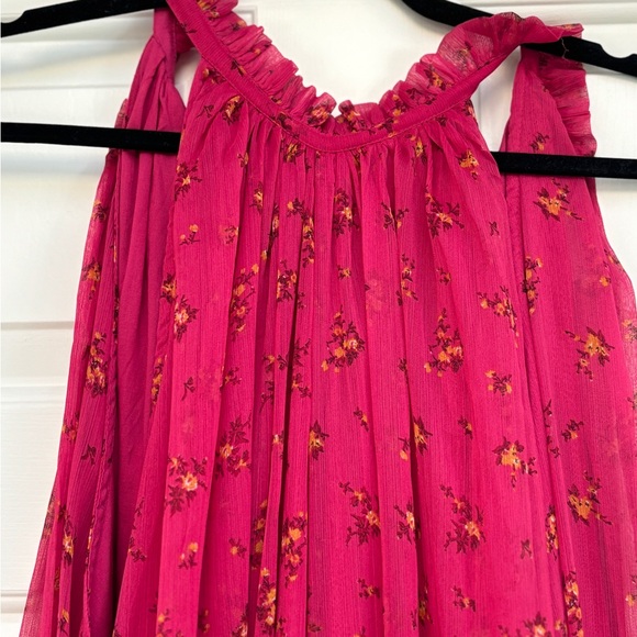 Free People fushia jumpsuit. Wide, flowy legs and tie in back. Size medium. - Picture 2 of 5